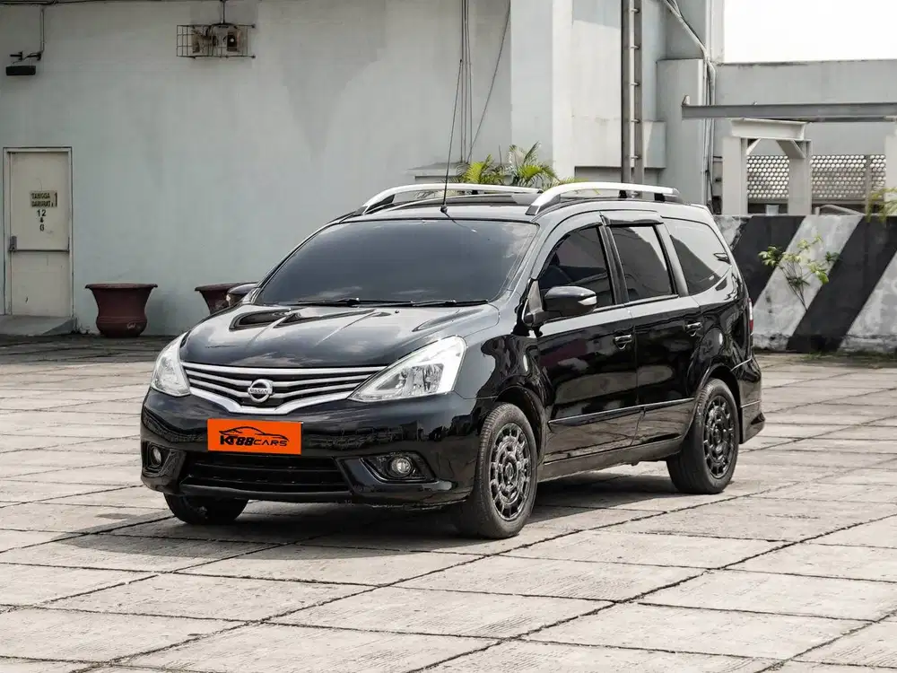 Grand Livina XV AT 2013 Hitam