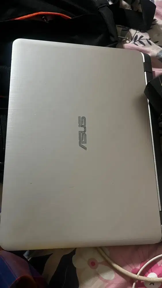 Laptop Asus nego kandas