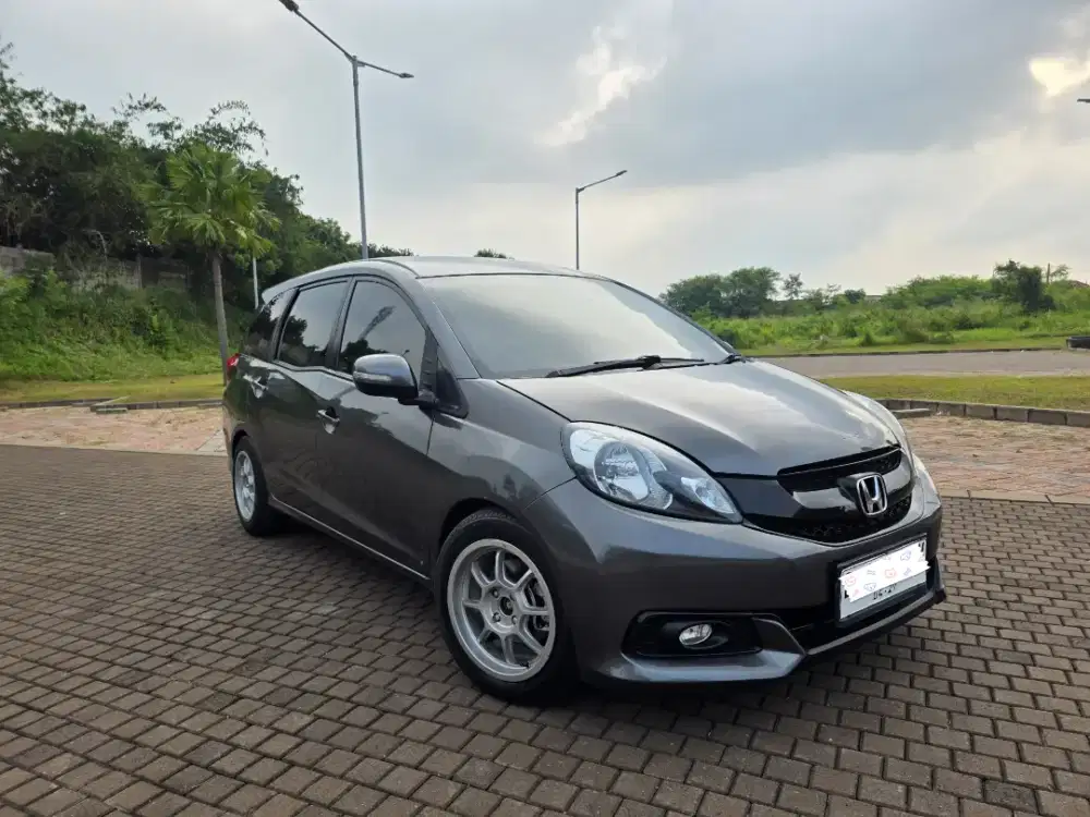 MOBILIO E 1.5 CVT 2014 GREY CAKEP