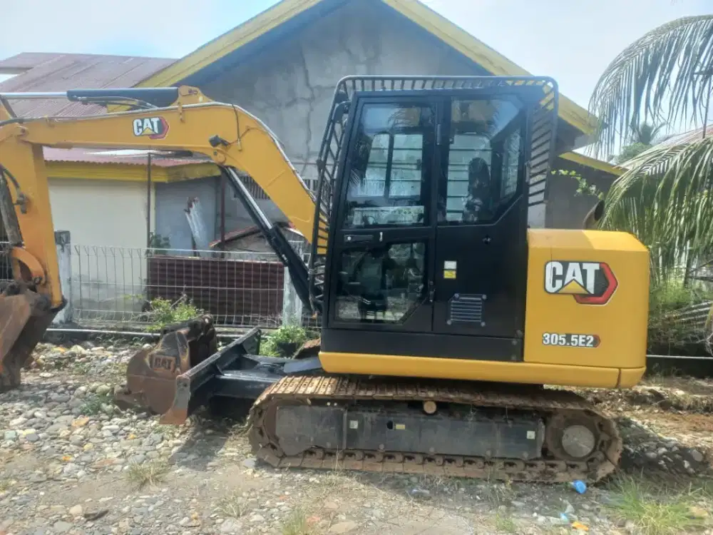 DI JUAL BUTUH EKSKAVATOR