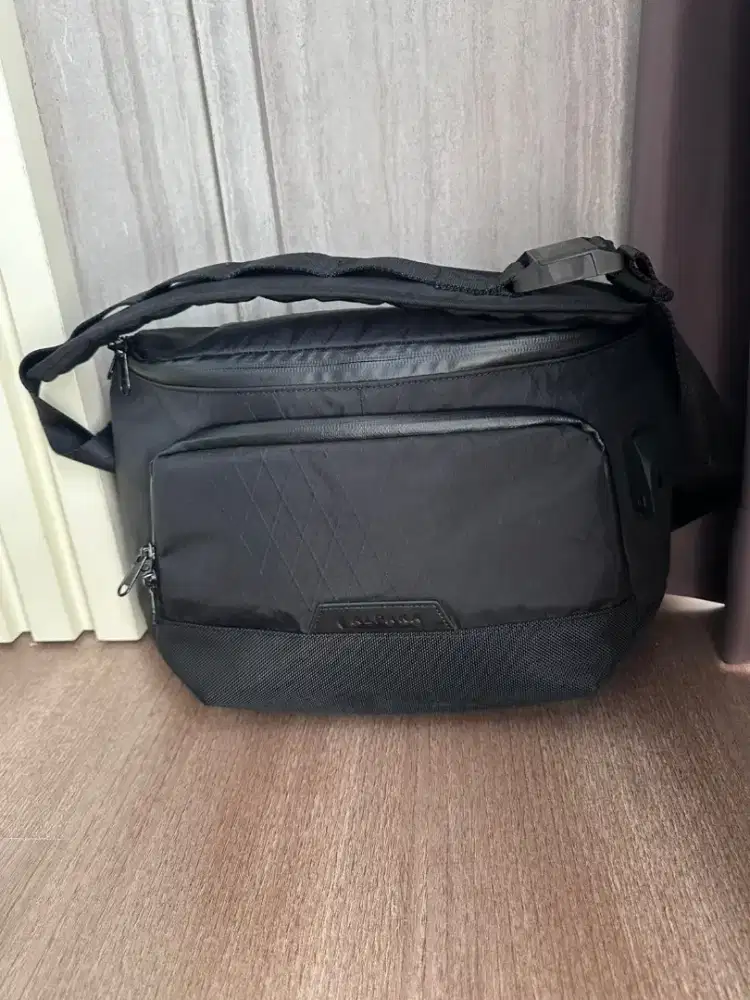 SlingBag Alpaka Bravo X Limited Edition  (Black VX42) Mint Condition