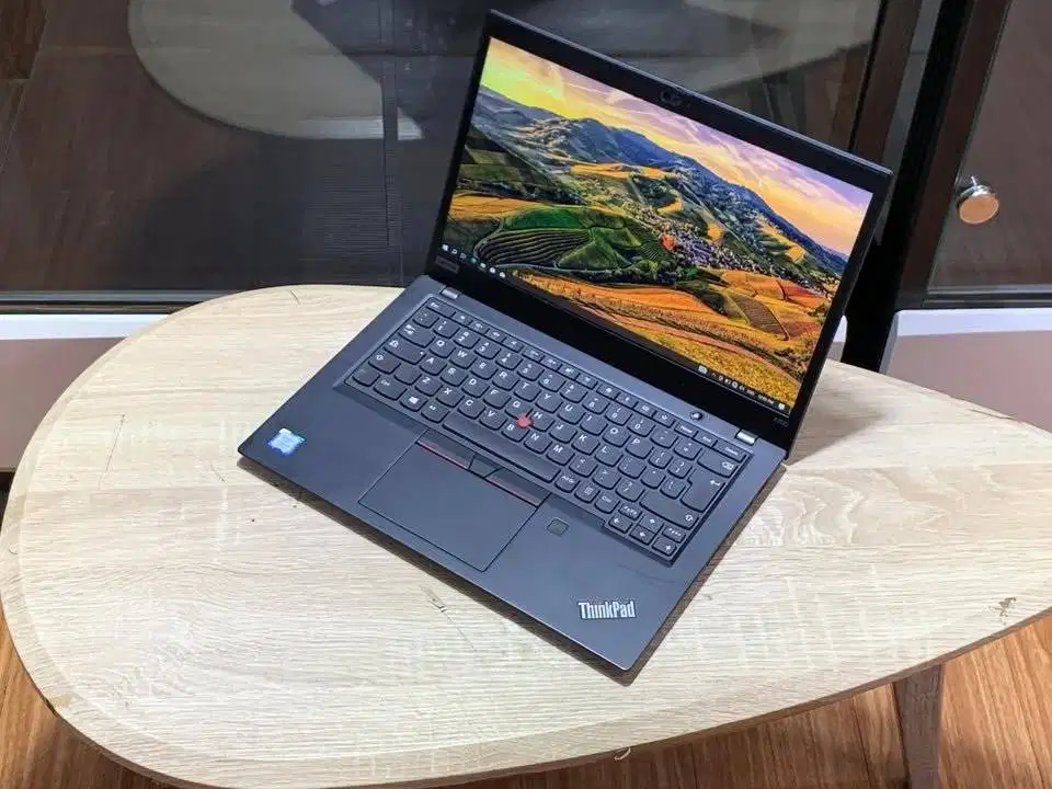 Lenovo Thinkpad X390 Intel Core i7 GEN8 RAM 16GB SSD Body Slim Ringan