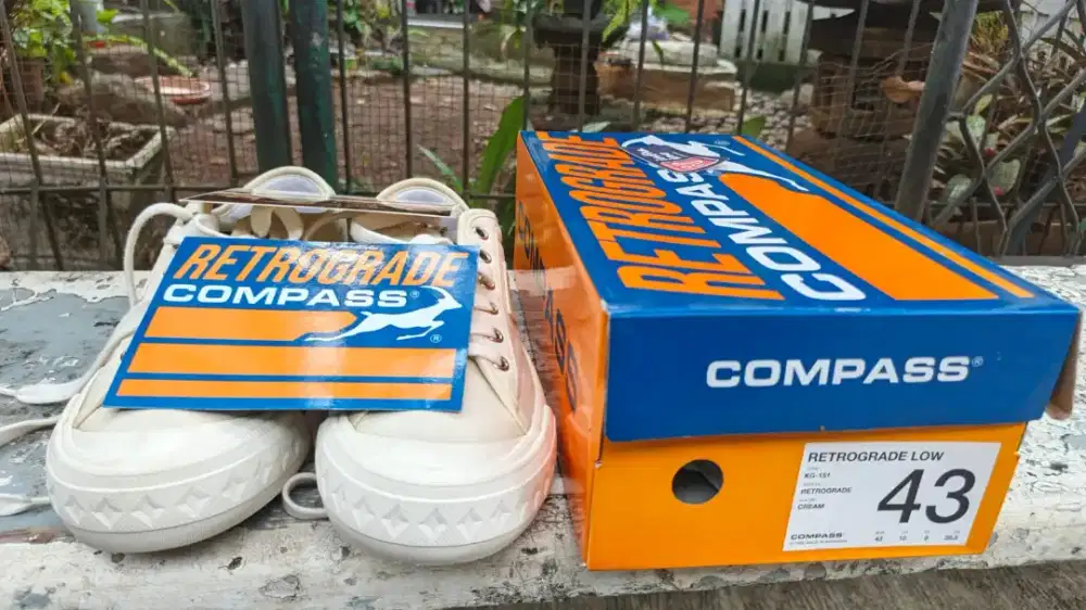 SEPATU COMPASS RETROGRADE LOW
- SIZE 43 i