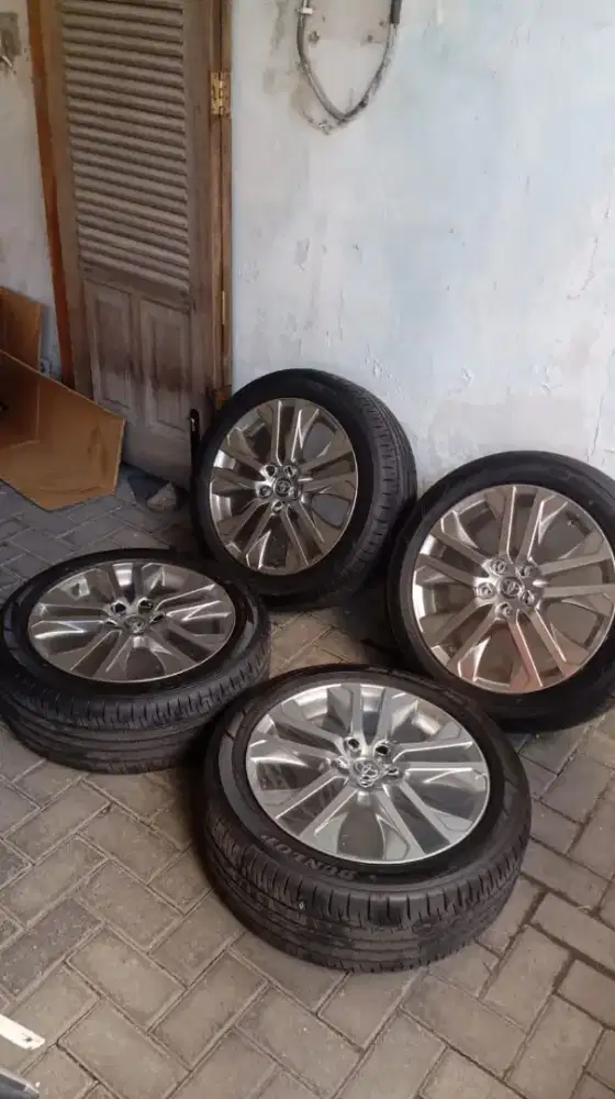 Jual Velg + ban Zenix Q