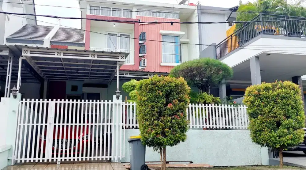 Turun harga jual cepat rumah cantik. Bukit Golf Cibubur.