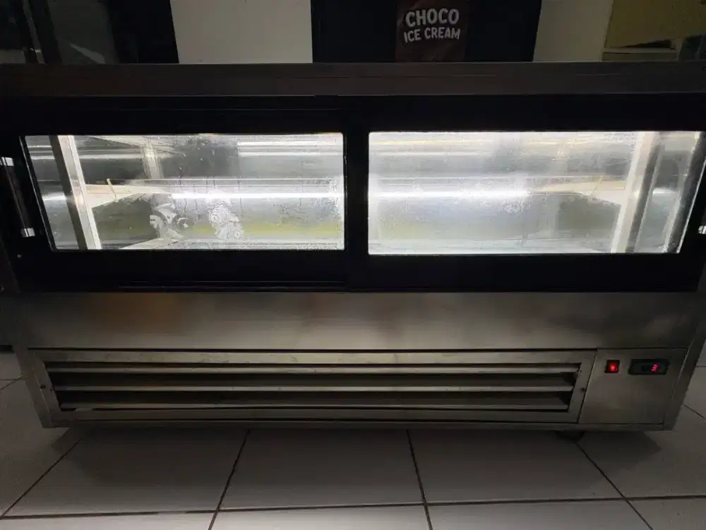 Cake Showcase – Display Kue Lebih Menarik