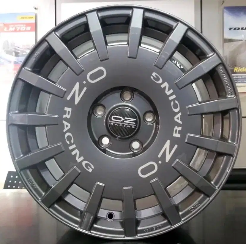 Di jual velg oz ori R17