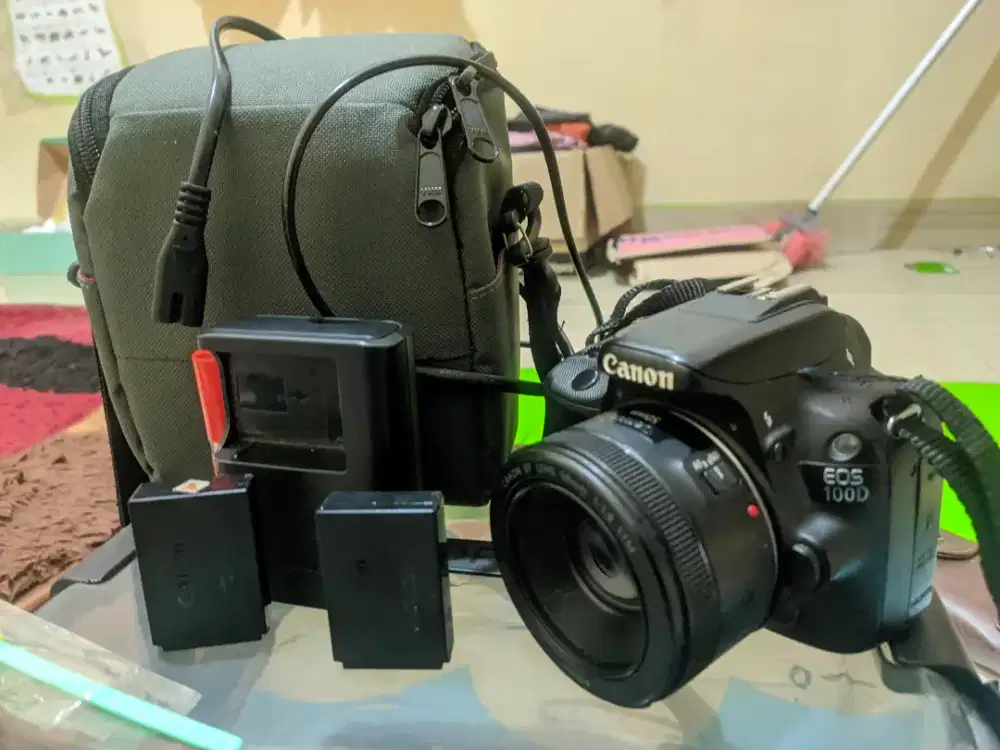 Canon 100D Lensa Fix STM