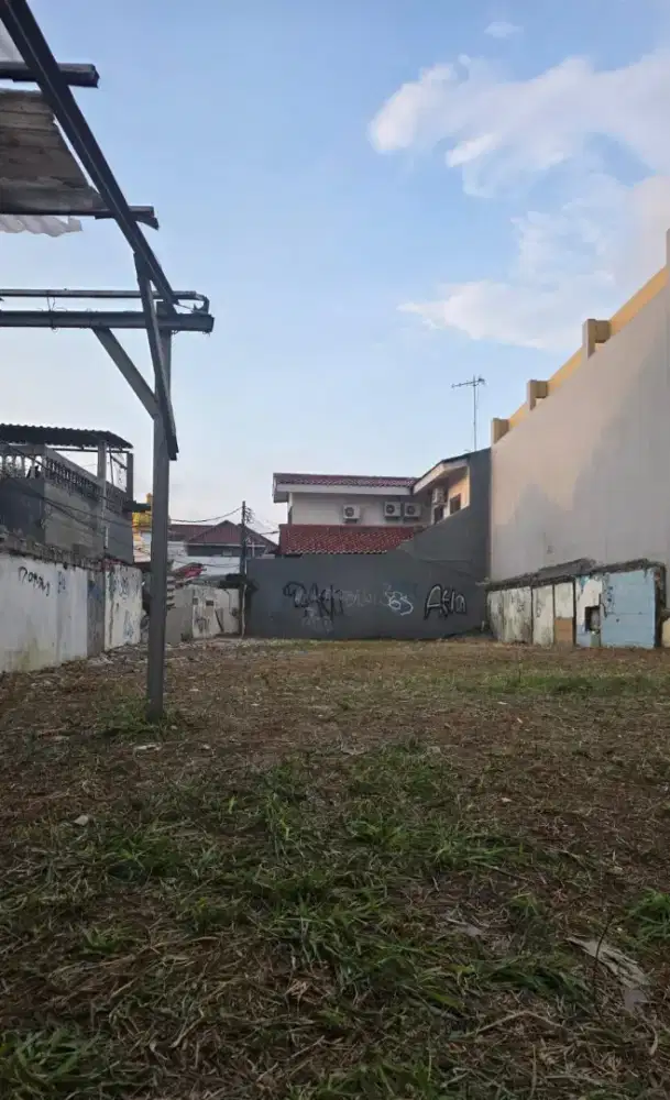Dijual tanah kosong 253 m2 di Gedong Pasar Rebo JakTim, ada IMB