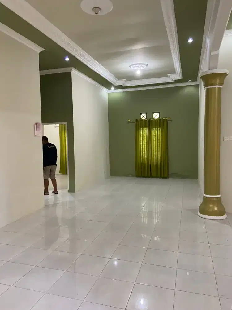 DI JUAL RUMAH BESAR MURAH 215m