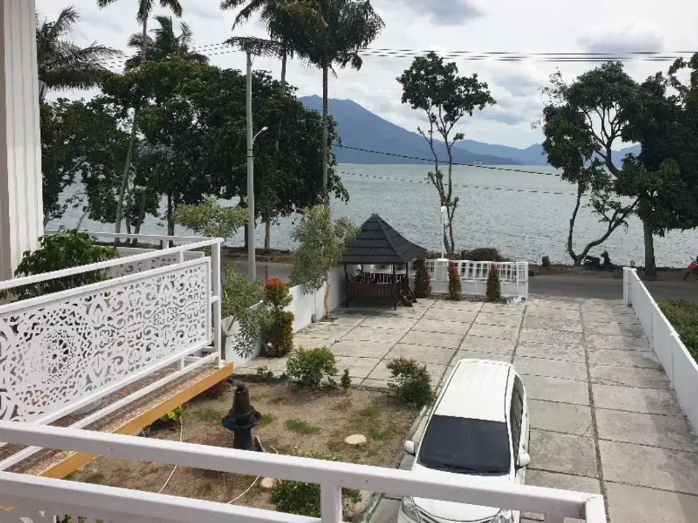 HOTEL VIEW PANTAI DAN GUNUNG SEMINUNG DI BANDING AGUNG
