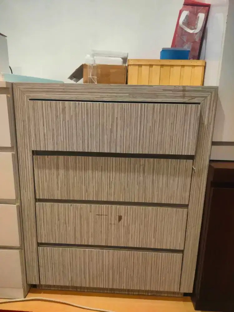 Lemari beli di informa