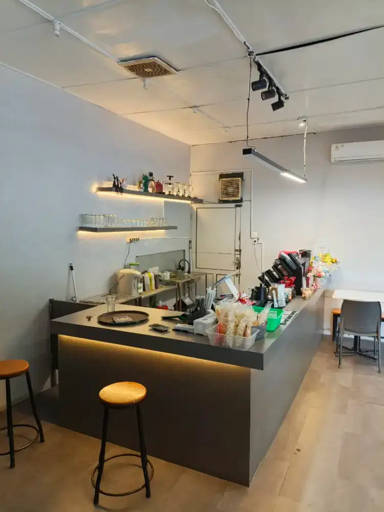 Take Over cafe siap jualan