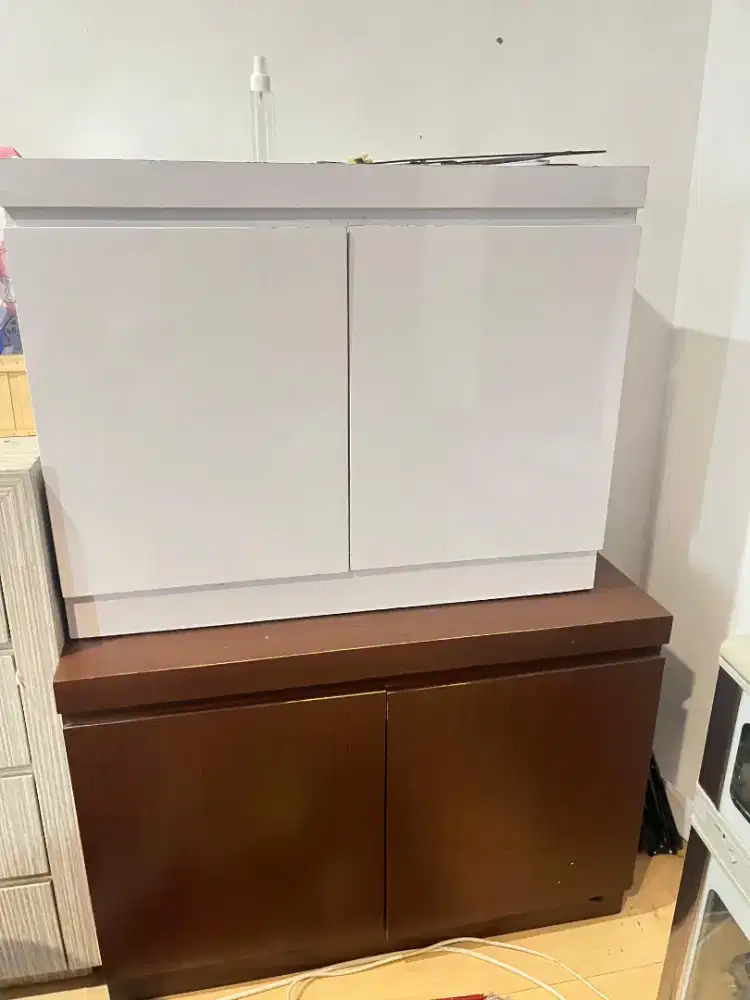 Lemari 3 tingkat coklat dan putih