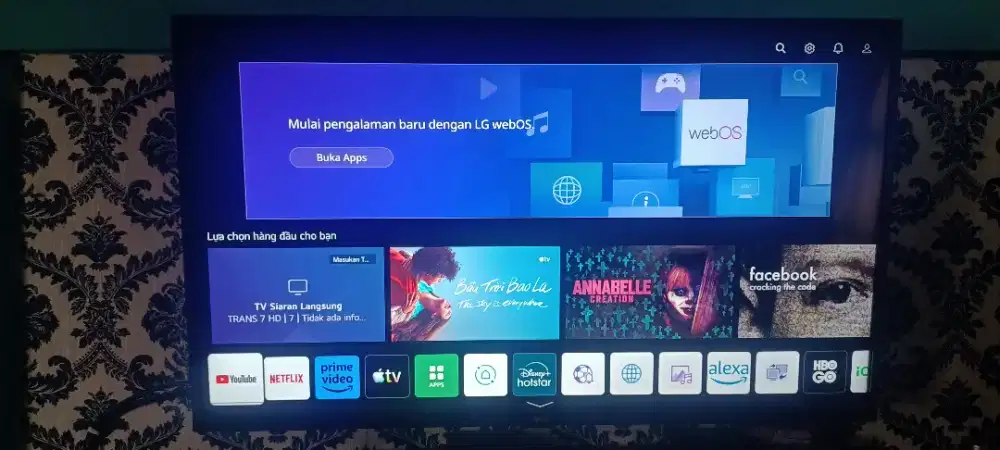 tv LG 43 inch 4K, smart Tv.minus layar bergaris di bawah