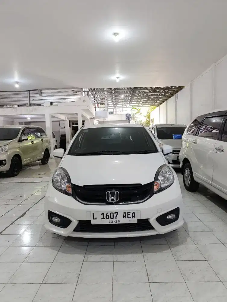 DP 15 jt Brio 1.2 E matic 2018 putih