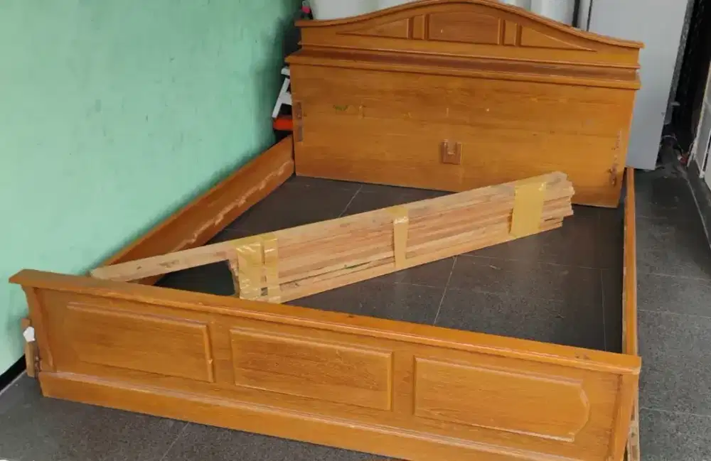 DIPAN KAYU KOKOH, DIPAN TEMPAT TIDUR KING SIZE