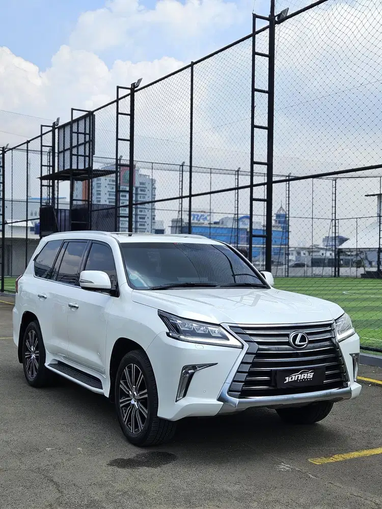 Lexus LX570 2018 Bensin