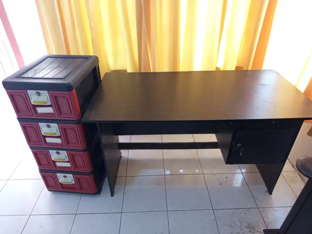 Laci Plastik Bravo Susun 4 & meja