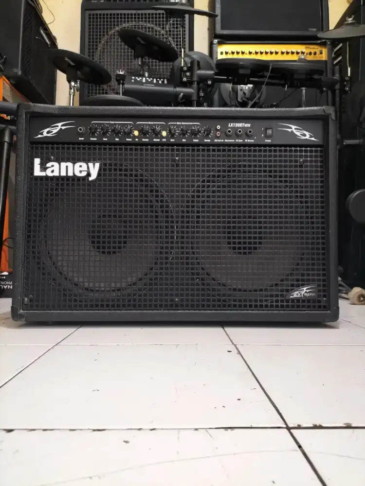 Ampli Laney LX120Rtwine 120 Watt