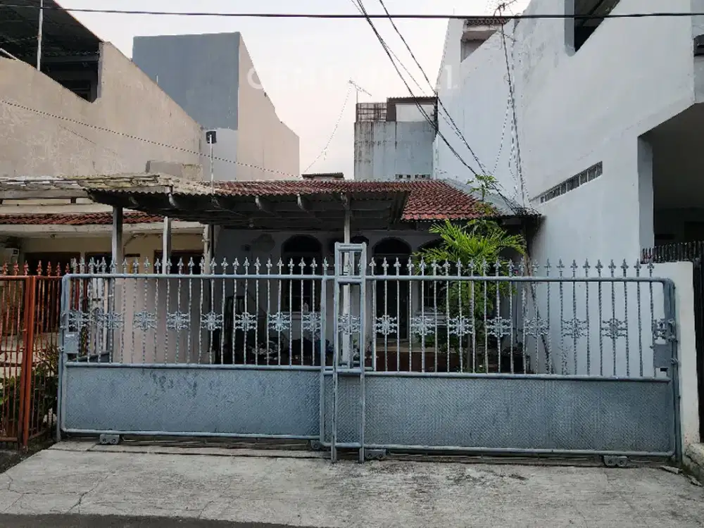 Rumah Tua Dalam Komplek Dekat MKG Di Kelapa Gading Jakut