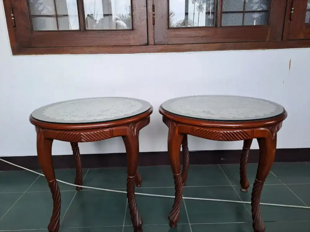 Meja Kayu Jati Tua Bulat