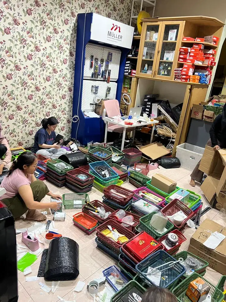 Lowongan sebagai staff gudang / packing toko online