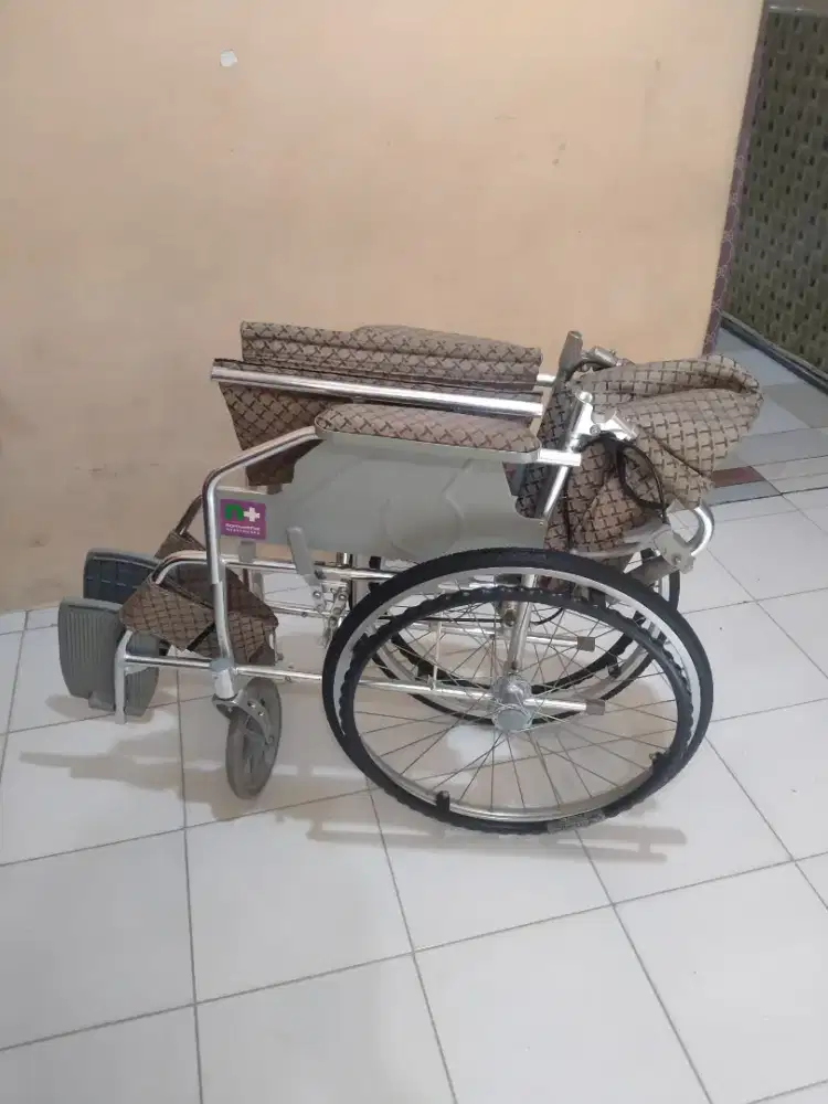 KURSI RODA SEMI TRAVEL ALMINIUM ANTI KARAT