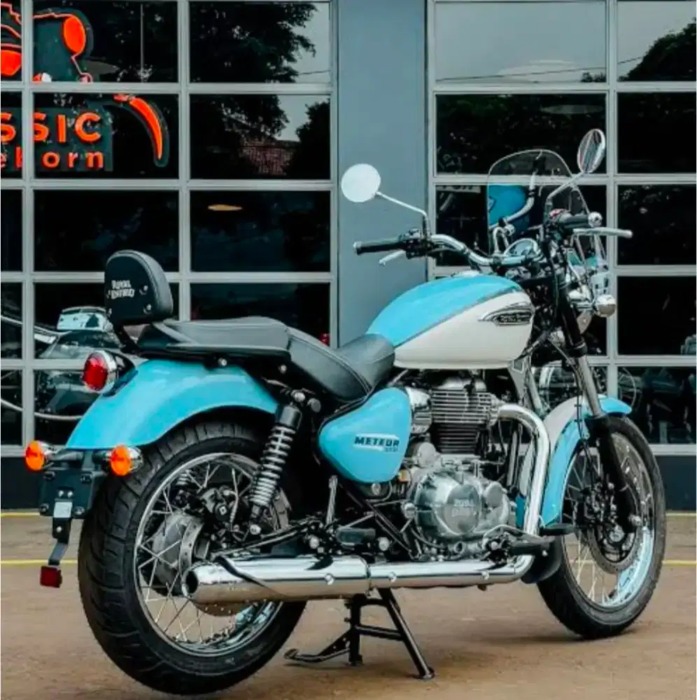 Royal Enfield Meteor 350 Aurora Blue