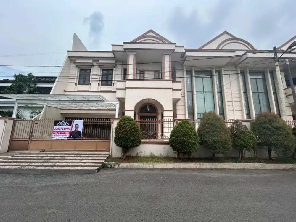 Villa di Komplek Malibu Indah ( Dekat Club House )