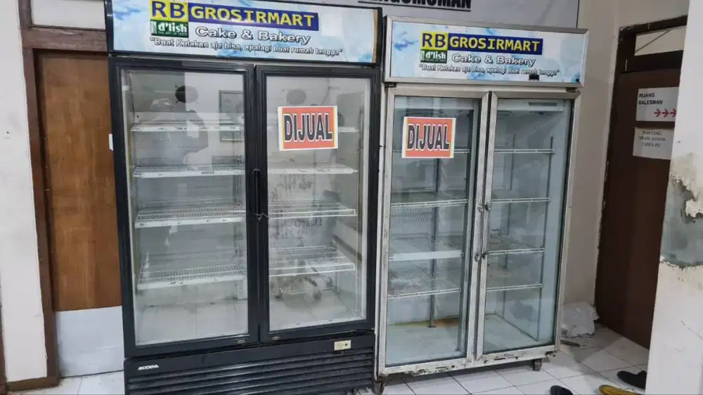 showcase 2 pintu sanden modena