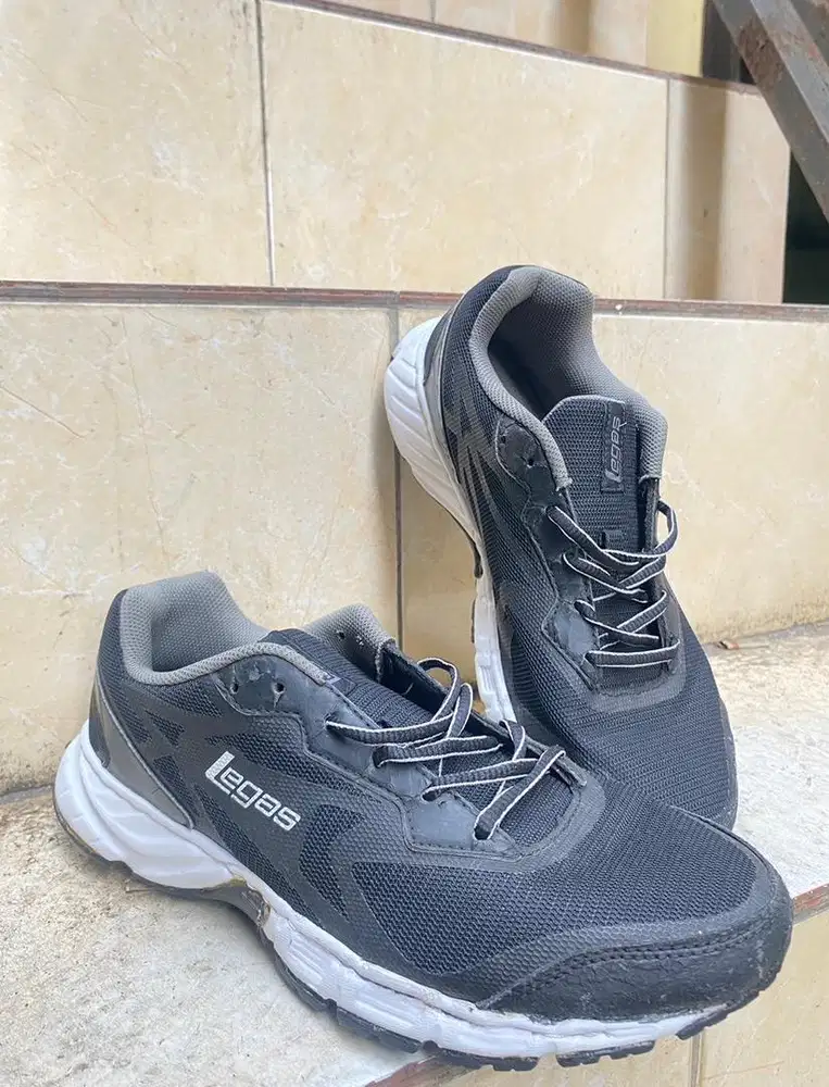 Sepatu Legas Hitam