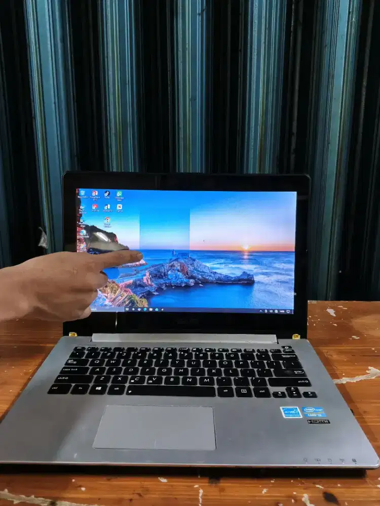 Jual laptop layar sentuh