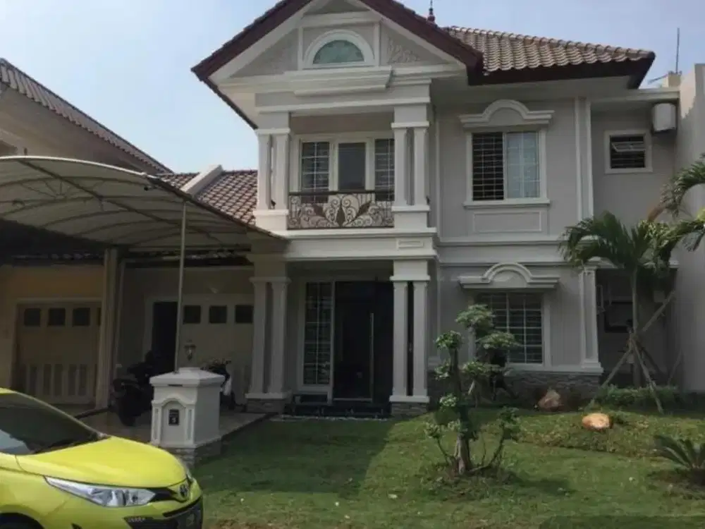 Dijual Rumah Moderen American  Klasik  Pakuwon Indah Minimalis Strategis Siap Huni