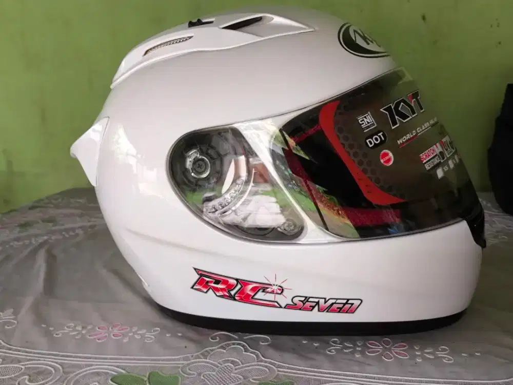 Helm KYT RC7 full face