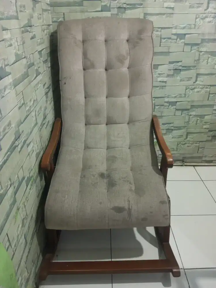 Kursi goyang kayu jati