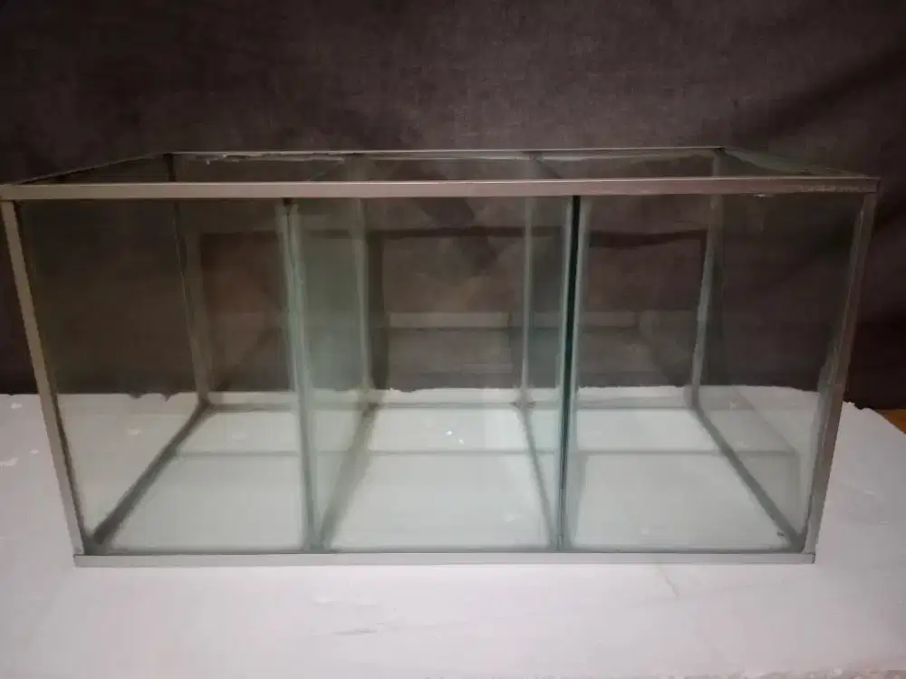 Aquarium ukuran 60x30 sudah d. sekat 3