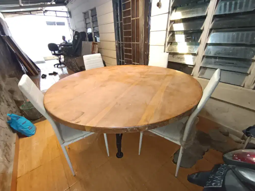 Meja makan bulat ex resto