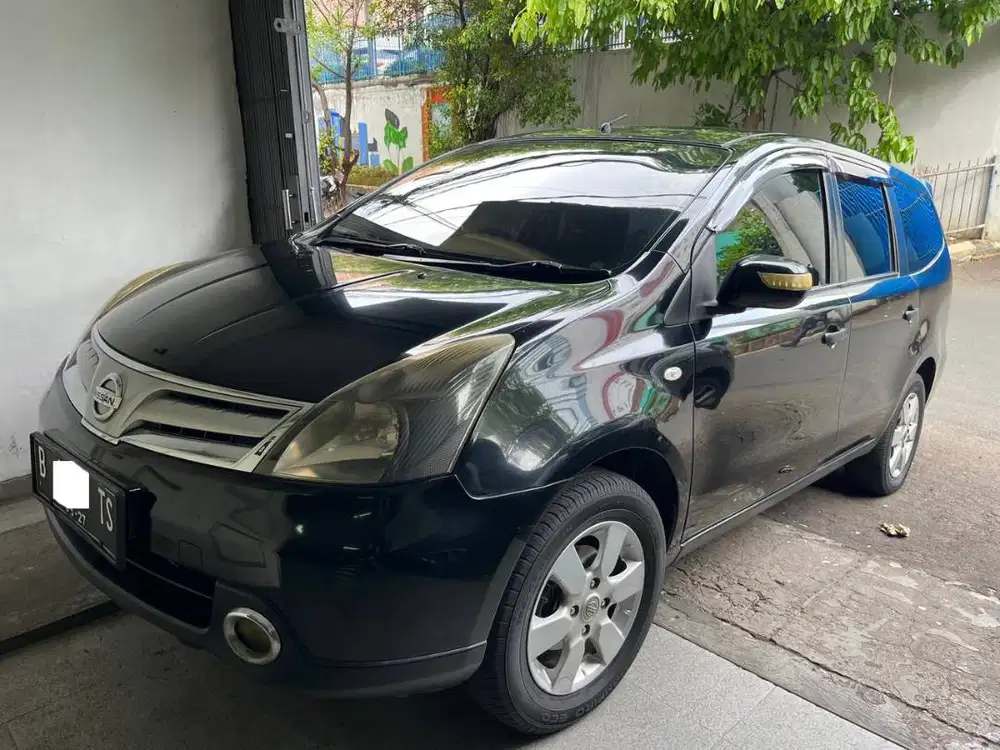 Nissan Grand Livina (2012)