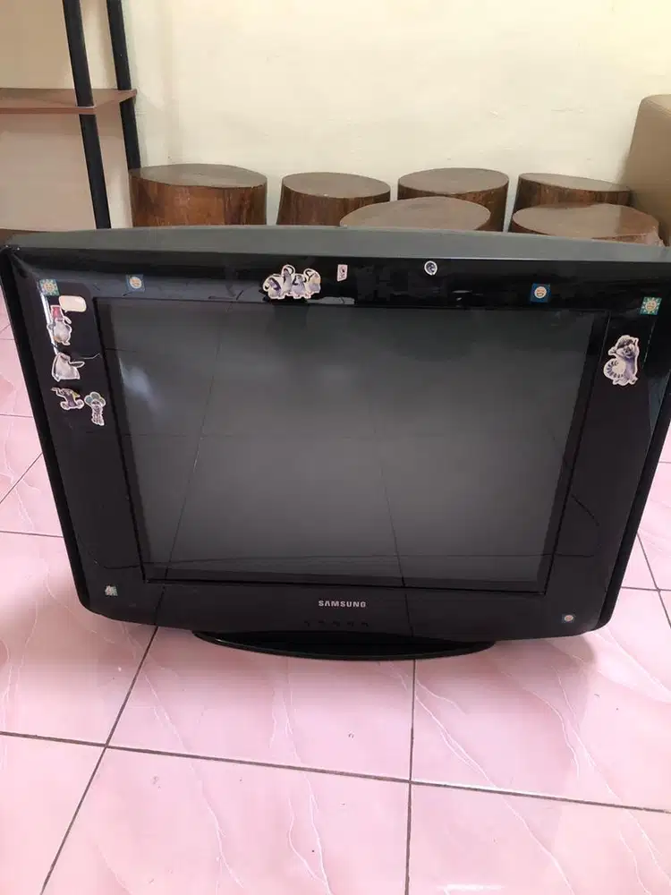 Televisi Tabung Antik