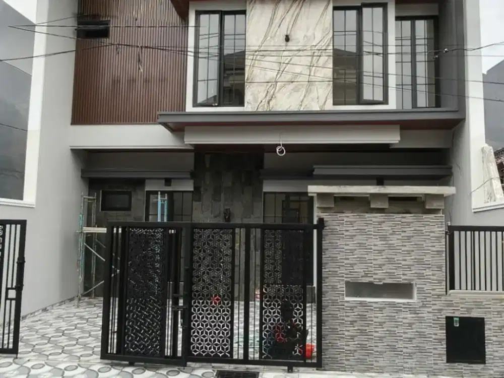 Rumah Wisma Permai Barat Hadap : utara Carport : 2 mobil Row : 2,5 mobil