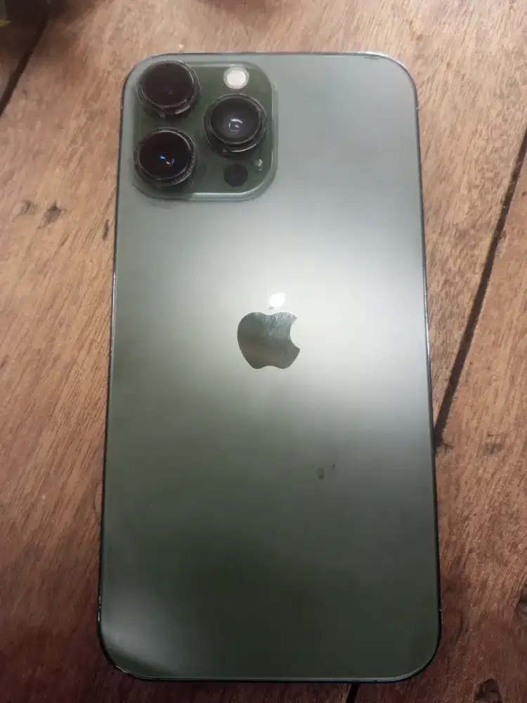 Jual Santai sambil Ngopi IP 13pro back dropnya (mesin XR 256 GB )