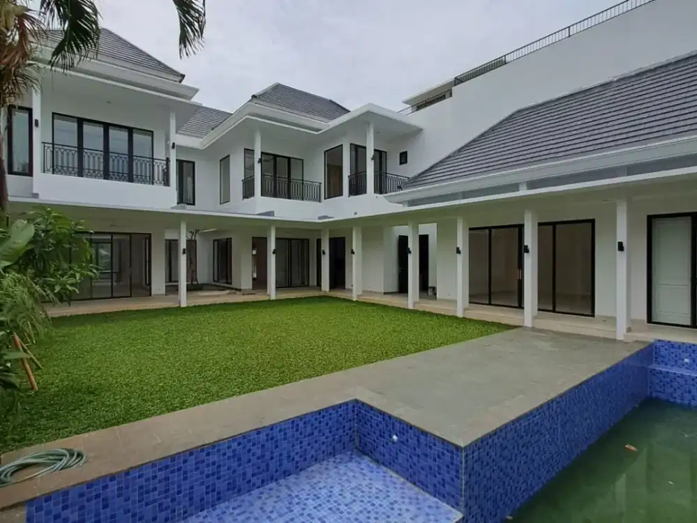 FOR RENT – House with Spacious Garden in Cilandak