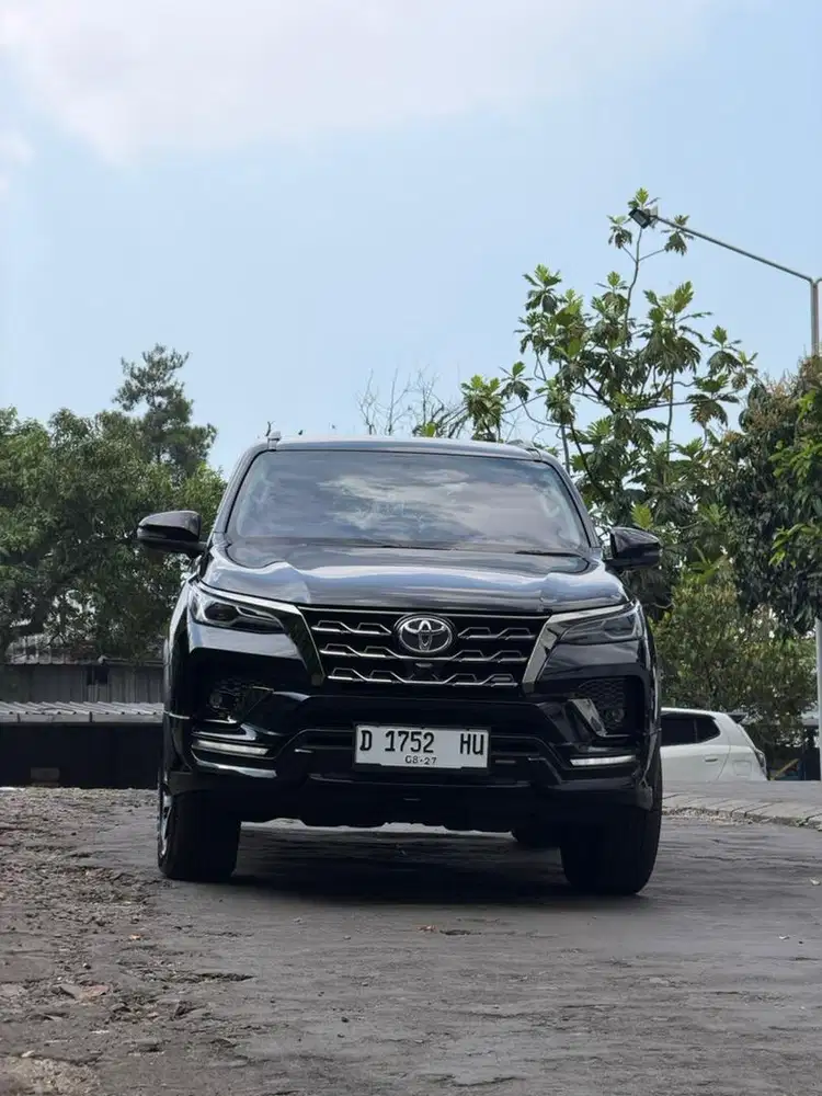Toyota Fortuner vrz 2.8 GR 2022 km 25rb