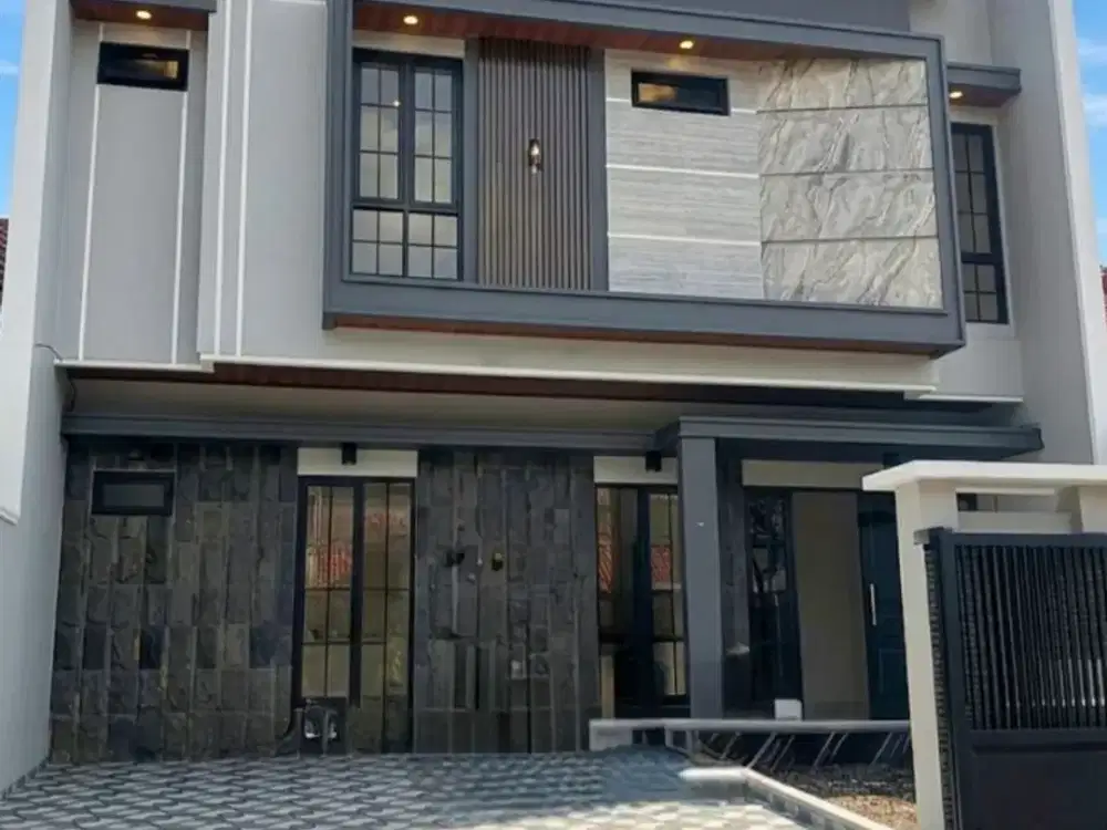 Rumah Manyar Jaya Praja, Hadap : selatan Carport : 2 mobil Row : 3 mobil