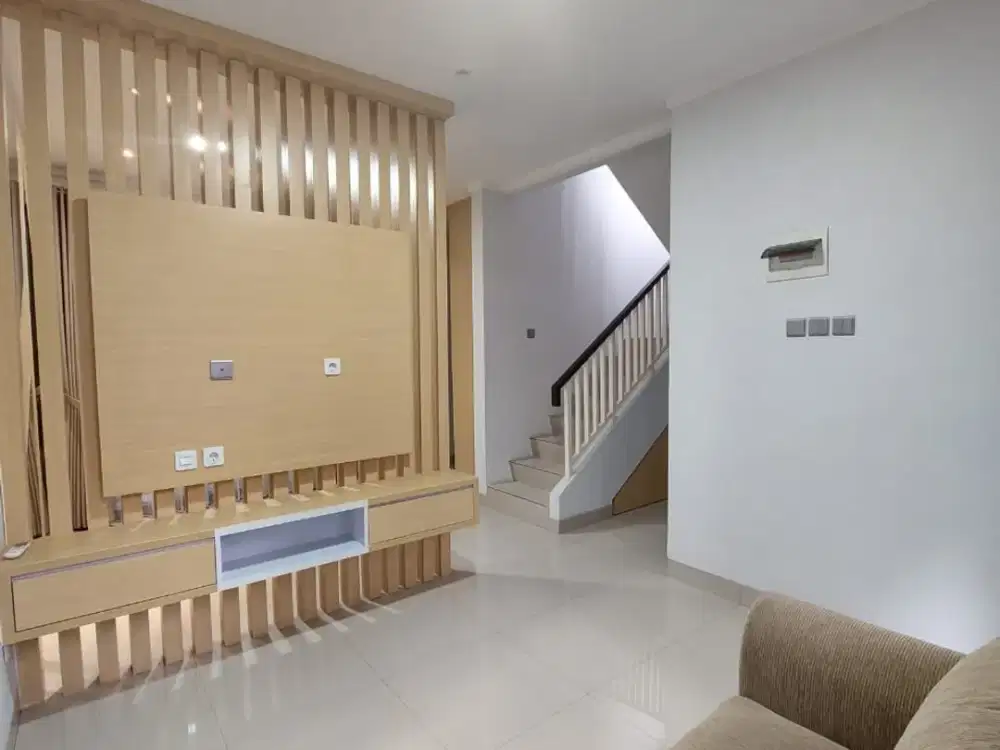 Kebayoran Harmony Rumah Cantik dan Siap Huni Discovery Emerald