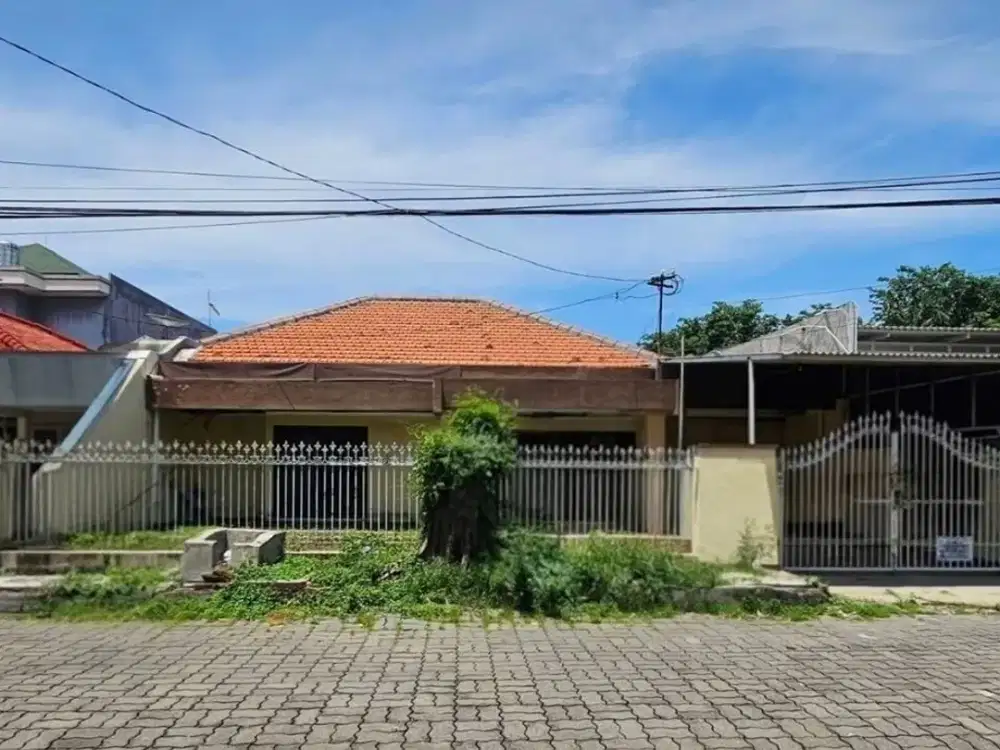 Rumah Dharmahusada Utara  STRATEGIS ISTIMEWA  FAVORITE