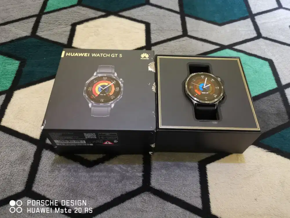 Huawei Watch GT 5 Black 46mm
Mulus Fullset