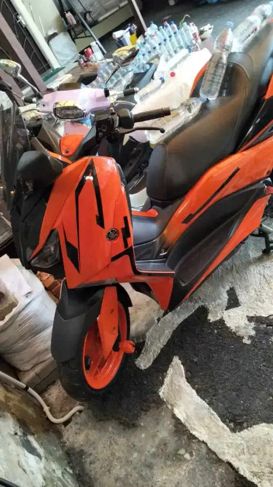 Jual motor xmax 2018 hitam murah