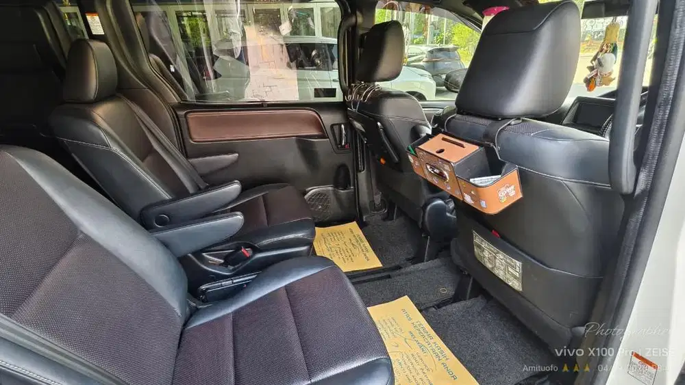 Toyota VOXY 2.0 Bensin-AT 2018 Like New